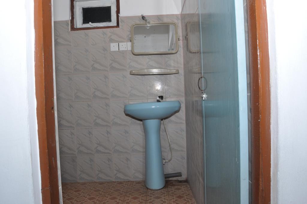 Marshal Beach Guesthouse Negombo Room photo