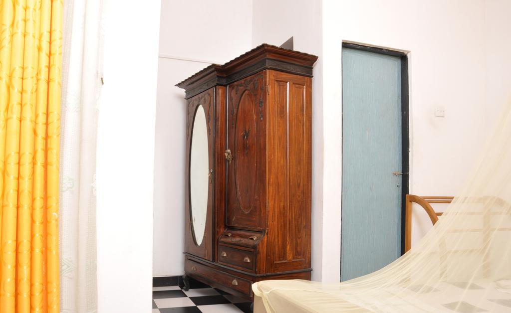 Marshal Beach Guesthouse Negombo Room photo