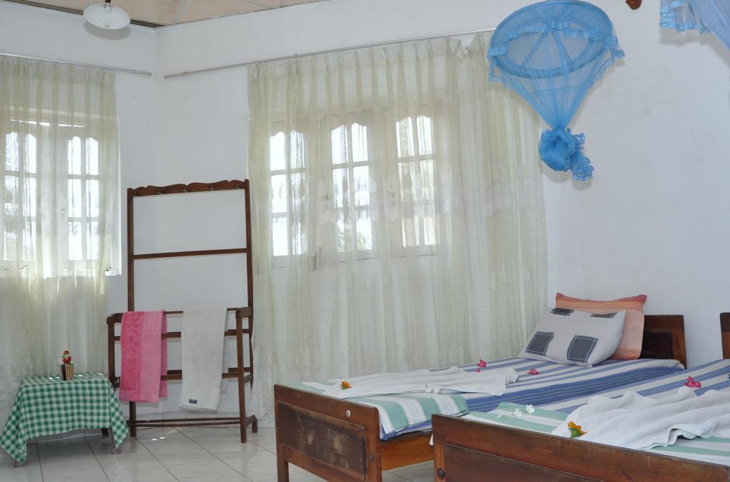 Marshal Beach Guesthouse Negombo Room photo