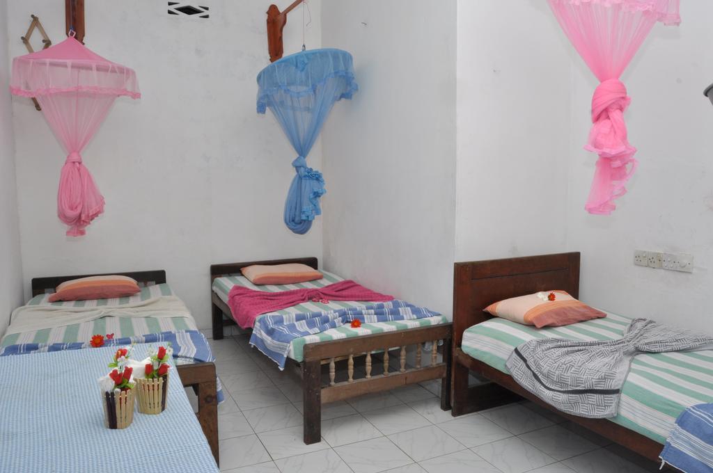 Marshal Beach Guesthouse Negombo Room photo